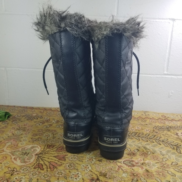 Sorel Tofino II gray faux fur winter boots - Picture 5 of 10